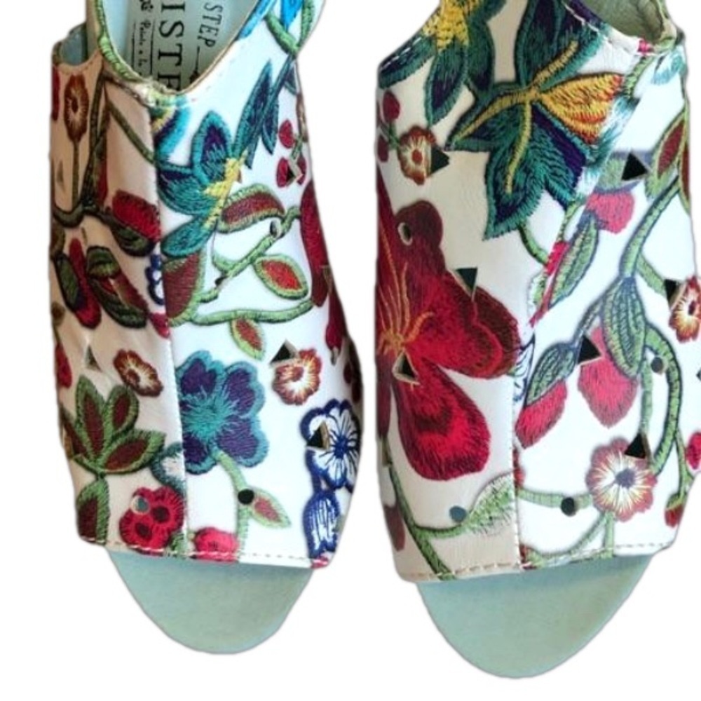 Spring Step Floral Multi-Color Slingback Sandals - Picture 2 of 16